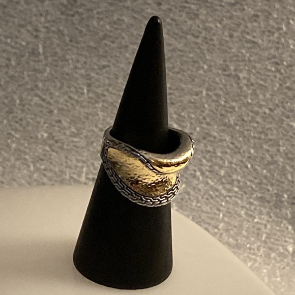 NWOT - Ladies Brushed Brass & Dark Silvertone Curved Ring - Sz 8 - Picture 2 of 11